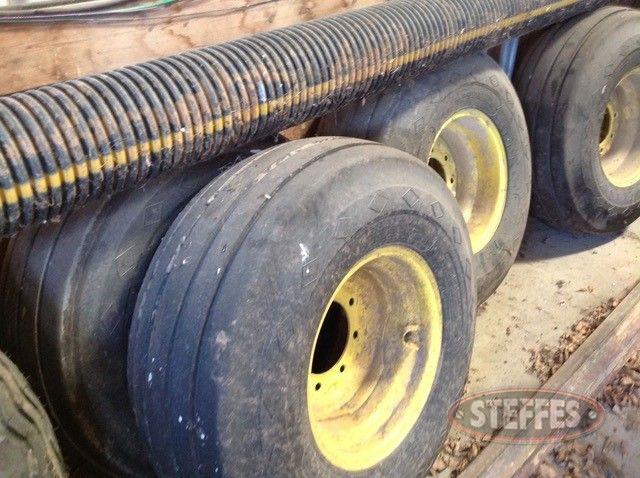 (9) 12.5L-15 Implement tires w-rims,_1.jpg